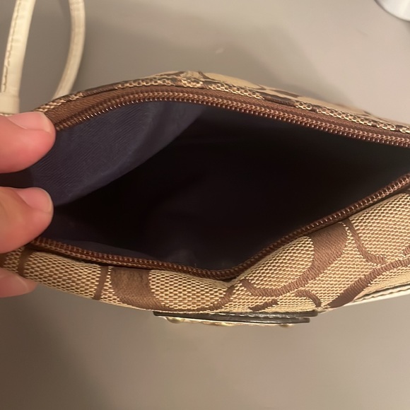 Coach wristlet - Picture 4 of 4